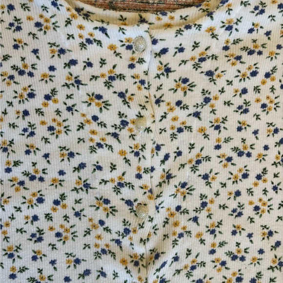 vintage floral button down tee - Picture 2 of 4